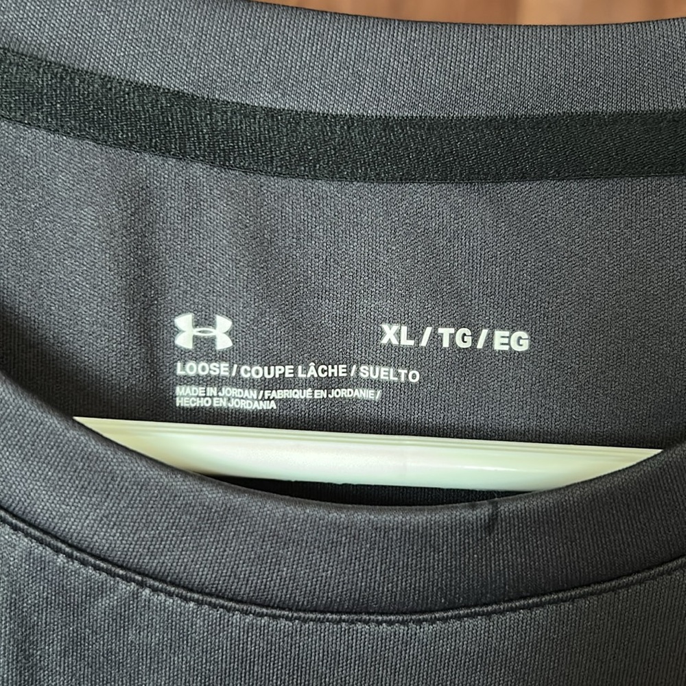 Under Armour T Shirt - Picture 3 of 4